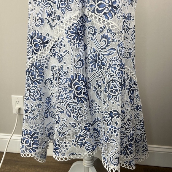 Just Taylor Sleeveless Floral Lace Overlay Midi Dress Size 16 Blue White - Picture 4 of 12